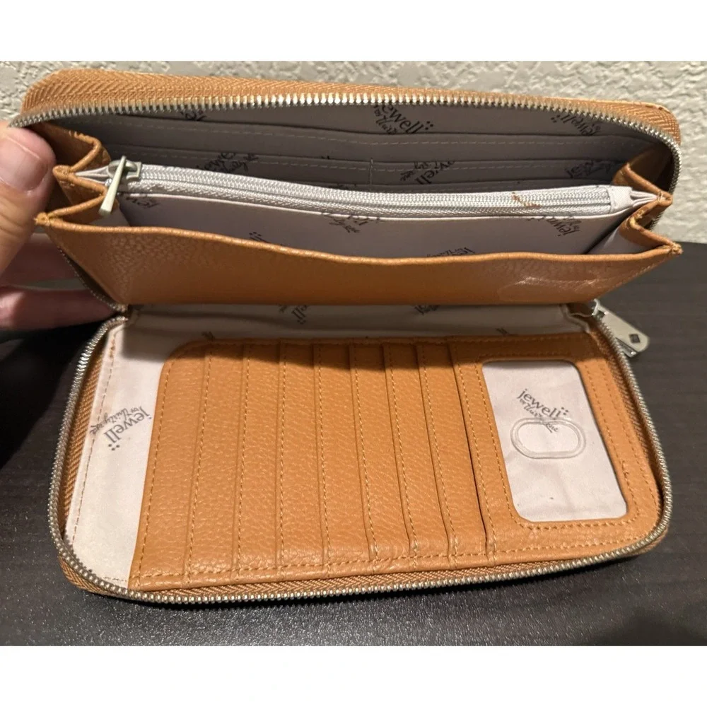 Jewell  By Thirty One  Tan Metallic Cork  Wallet EUC